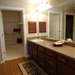 Amli Galatyn Station Apartment Washroom