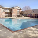 Belle Grove Apartment Pool View